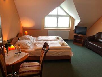 Фото номера Большой двухместный номер с 1 кроватью Отель Hotel Arkadia г. Klecza Górna 3